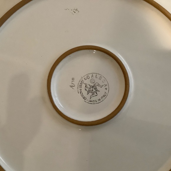 Beautiful Hand Painted Italian Caleca Platter 🍑 - Picture 7 of 7